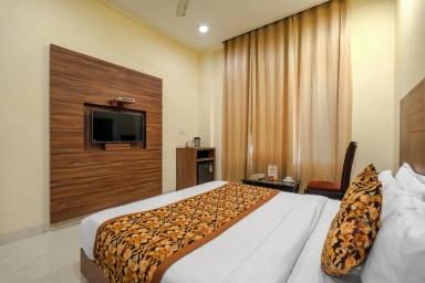 hotel room main image