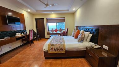 hotel room main image