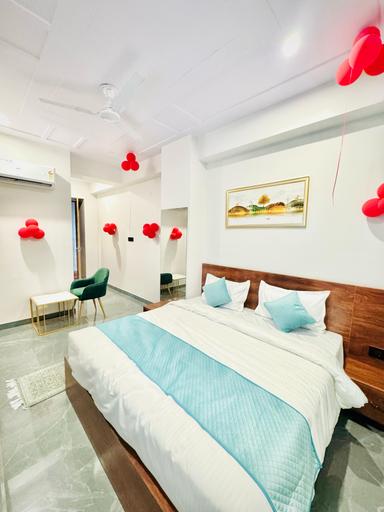 hotel room main image hotel room main image