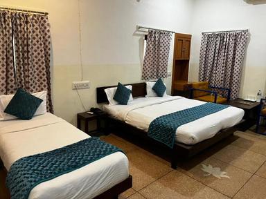 hotel room main image