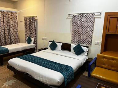 hotel room main image