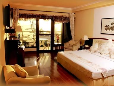 hotel room main image