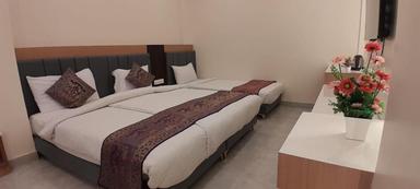 hotel room main image