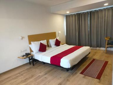 hotel room main image