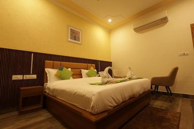 hotel room main image