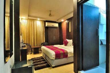 hotel room main image hotel room main image