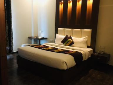 hotel room main image hotel room main image