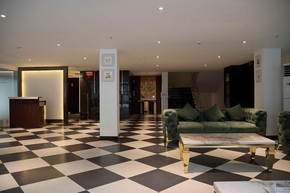 reception at deventure hotel delhi in new delhi hotel_Image