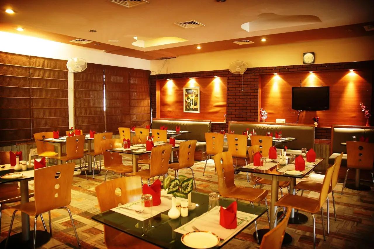 dining room at hotel inderlok signature in alwar hotel_Image