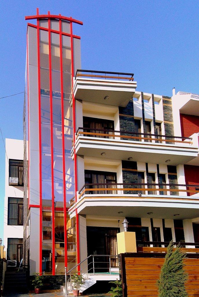 a front view of hotel at hotel sunshine residency castle in Noida hotel_Image