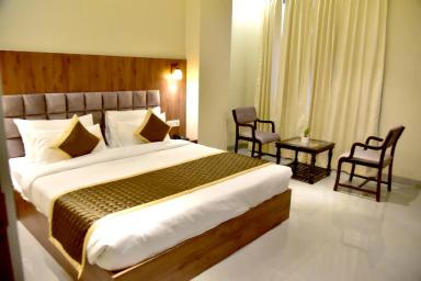 hotel room main image hotel room main image