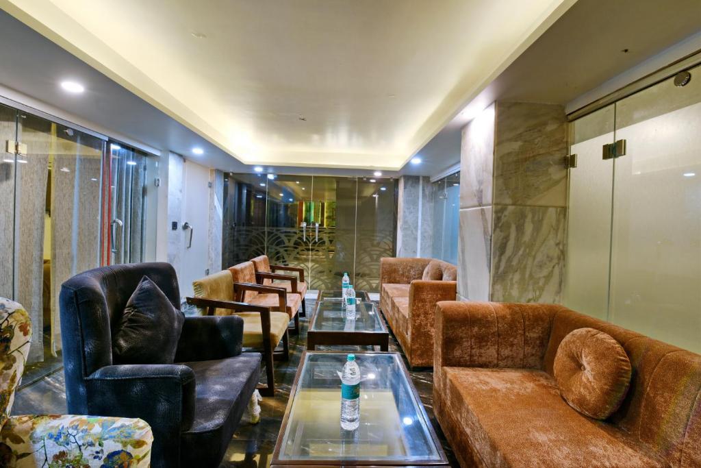 seating area at hotel blue pearl new in delhi hotel_Image
