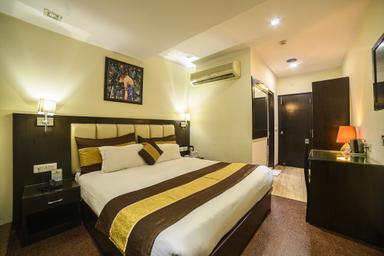 hotel room main image hotel room main image