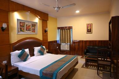 hotel room main image hotel room main image