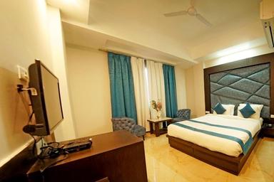 hotel room main image hotel room main image