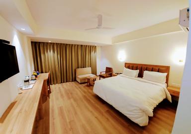 hotel room main image hotel room main image