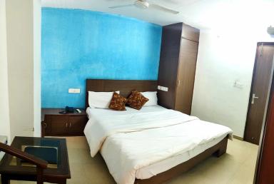 hotel room main image hotel room main image