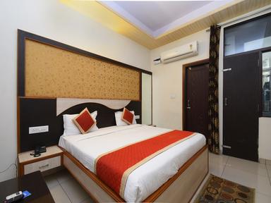 hotel room main image hotel room main image