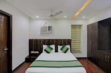 hotel room main image hotel room main image