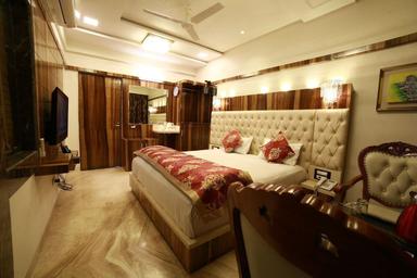 hotel room main image hotel room main image