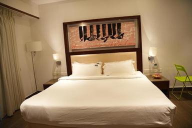 hotel room main image hotel room main image