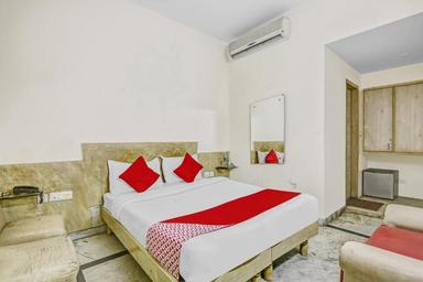 hotel room main image hotel room main image