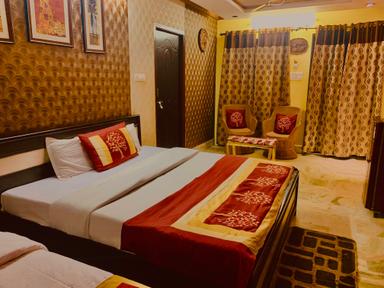 hotel room main image hotel room main image