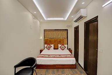 hotel room main image hotel room main image