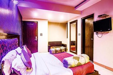 hotel room main image hotel room main image