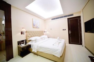 hotel room main image hotel room main image