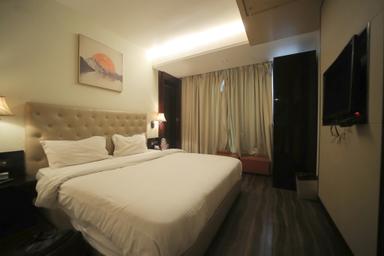 hotel room main image hotel room main image