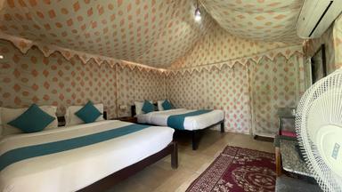 hotel room main image hotel room main image