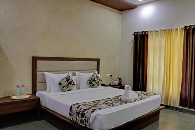 hotel room main image hotel room main image