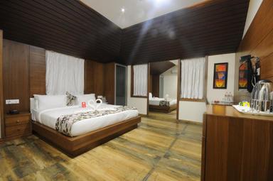 hotel room main image hotel room main image