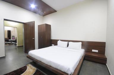 hotel room main image hotel room main image