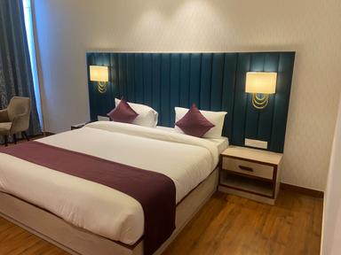 hotel room main image hotel room main image