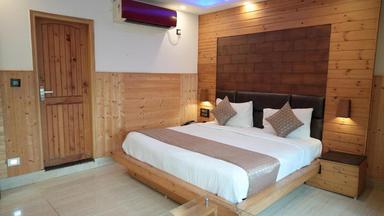 hotel room main image hotel room main image