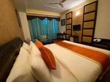 hotel room main image hotel room main image