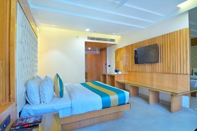 hotel room main image hotel room main image