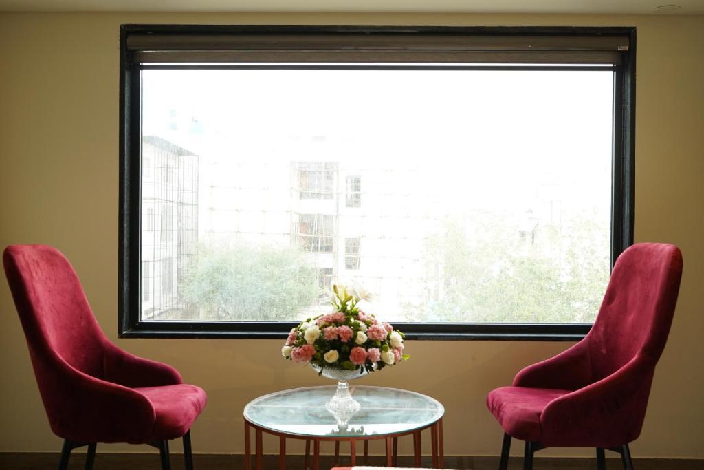 seating area at hotel sattva a boutique hotel by fabstays hotel_Image