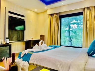 hotel room main image hotel room main image