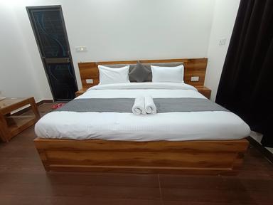 hotel room main image hotel room main image