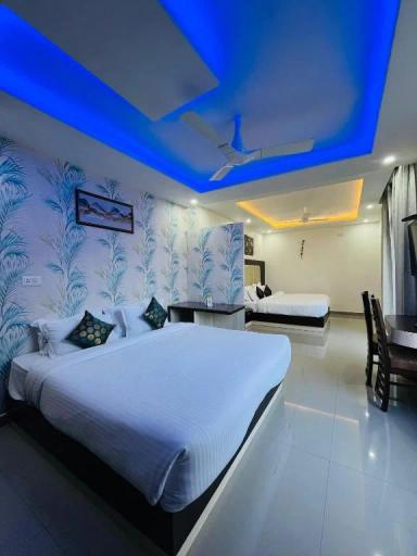 hotel room main image hotel room main image