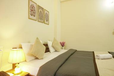 hotel room main image hotel room main image