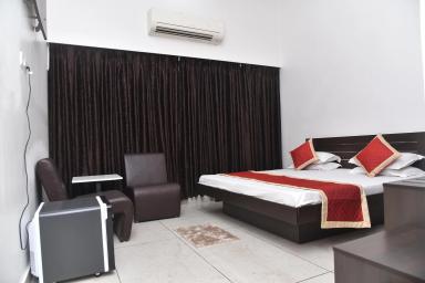 hotel room main image hotel room main image