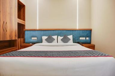 hotel room main image hotel room main image