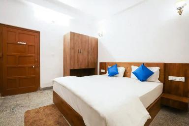 hotel room main image hotel room main image