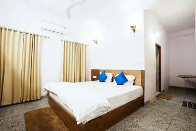 hotel room main image hotel room main image