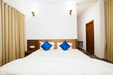 hotel room main image hotel room main image