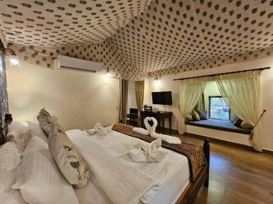 hotel room main image hotel room main image